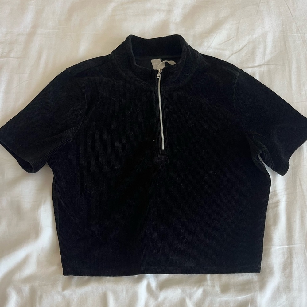 Alo black 1/4 zip ribbed velvet cropped t shirt